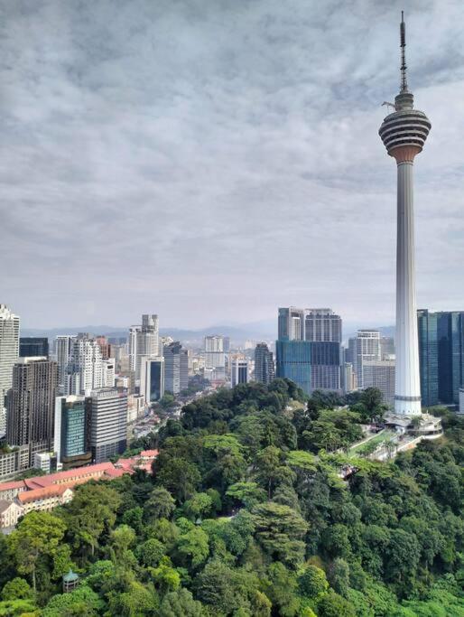 Klcc Towerviewsty5Pax At Ceylonzsuites Kuala Lumpur Exterior foto
